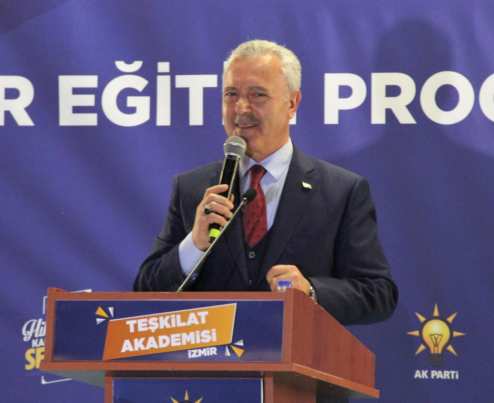 AK Parti’de “Teşkilat Akademisi İzmir Eğitim Programı” tamamlandı